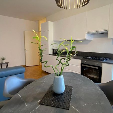 The Little Duck - Modern Apartment With Balcony Como Kültér fotó