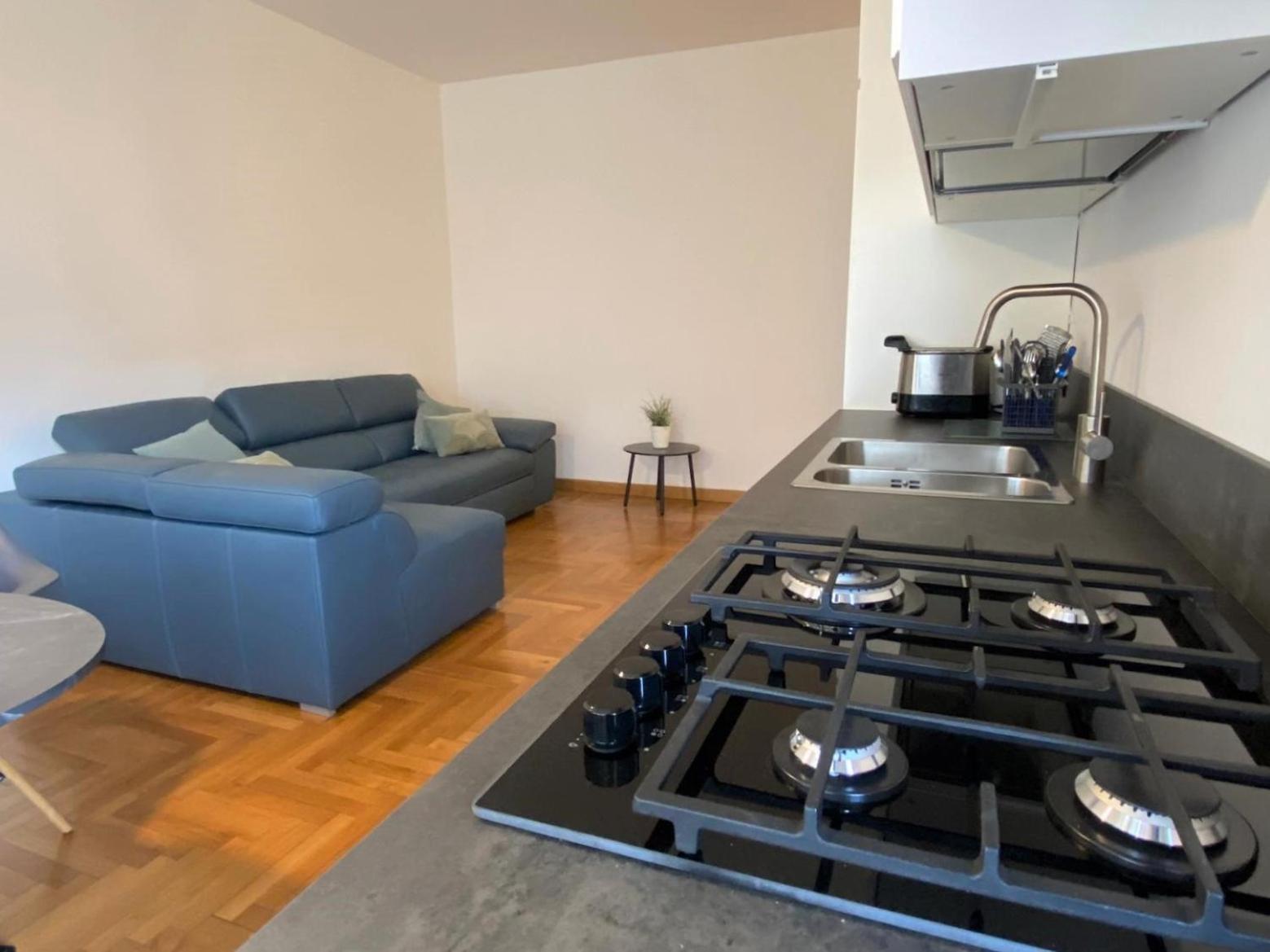 The Little Duck - Modern Apartment With Balcony Como Kültér fotó