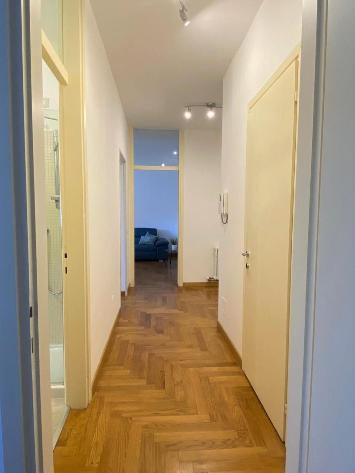 The Little Duck - Modern Apartment With Balcony Como Kültér fotó