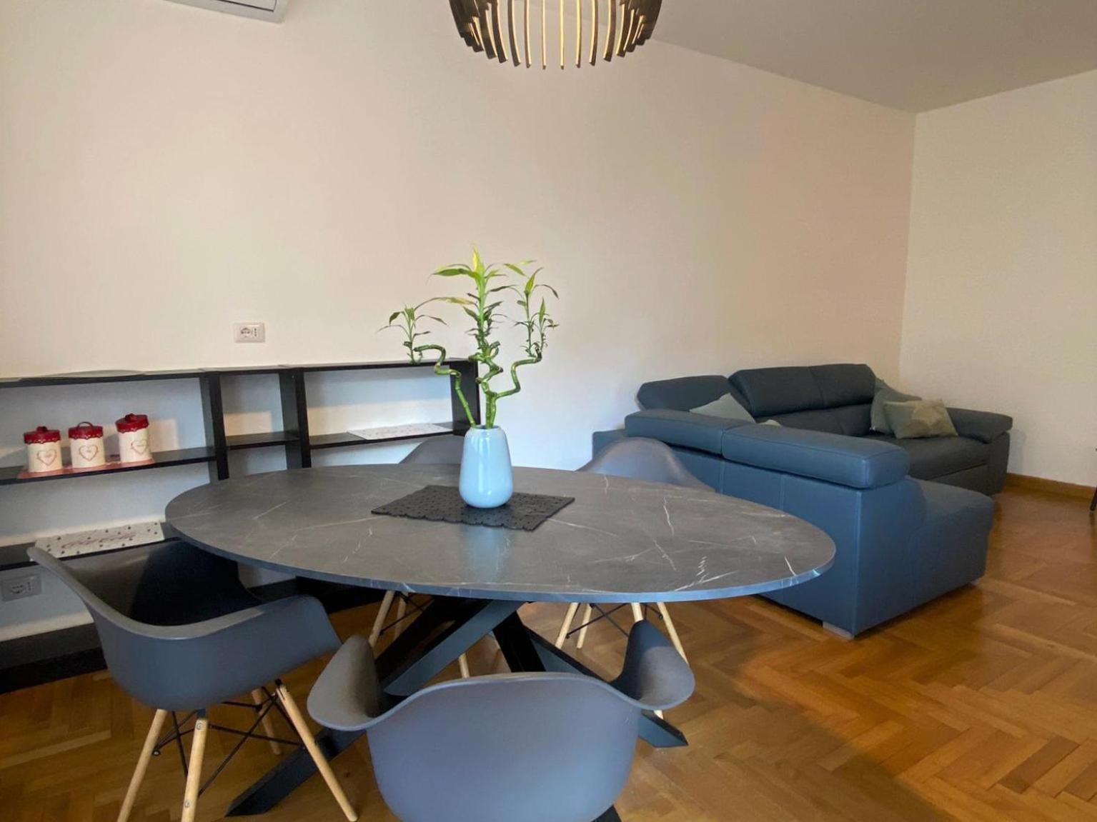 The Little Duck - Modern Apartment With Balcony Como Kültér fotó