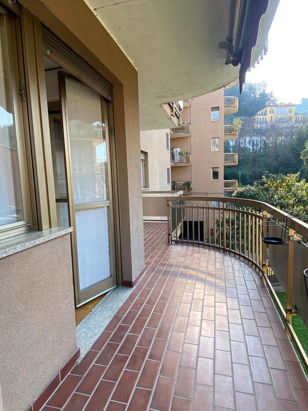 The Little Duck - Modern Apartment With Balcony Como Kültér fotó